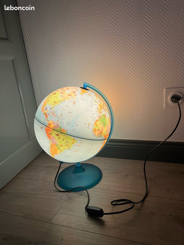 Globe terrestre lumineux pour enfant (image 3)