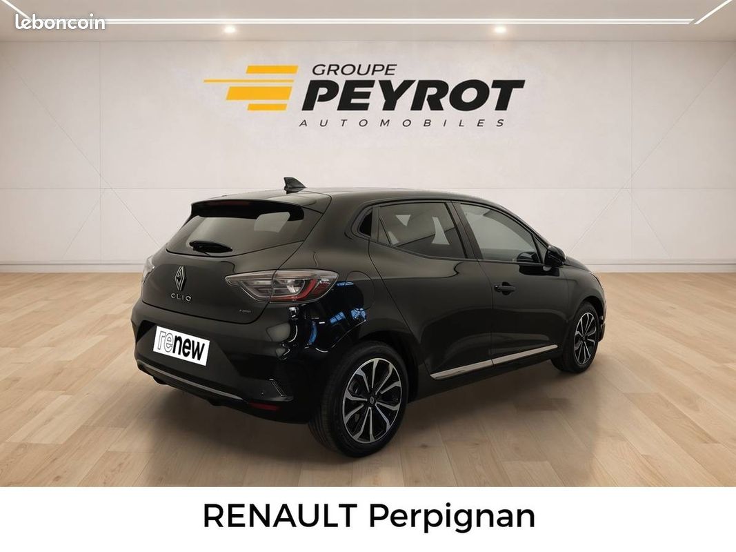 renault-clio-e-tech-full-hybrid-145-techno-voitures