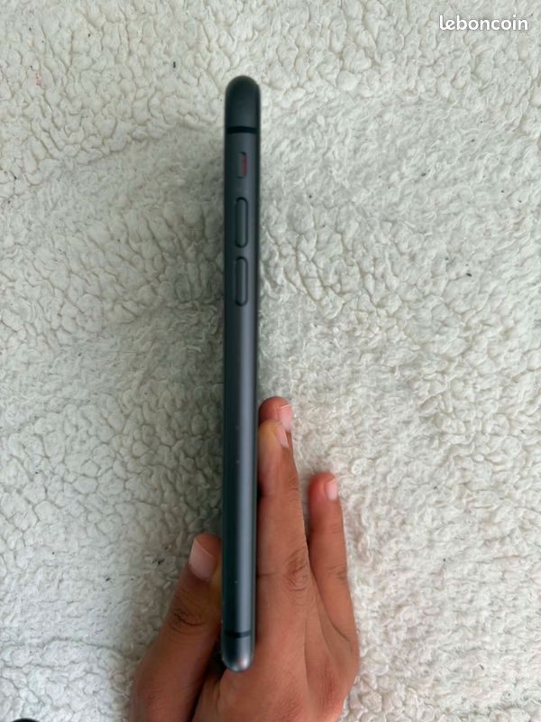 Iphone 11 (image 3)