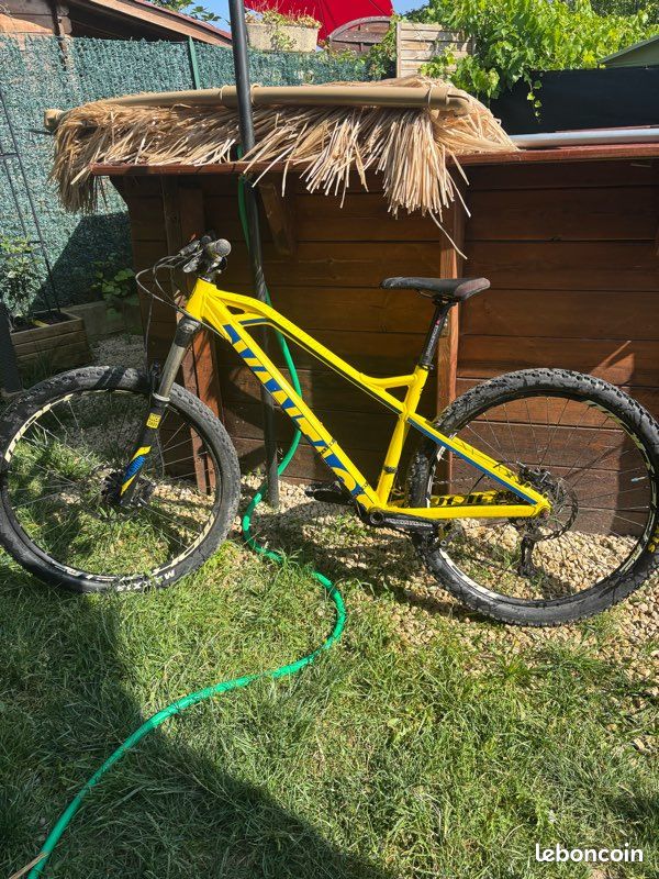 VTT mondraker vantage R Vélos