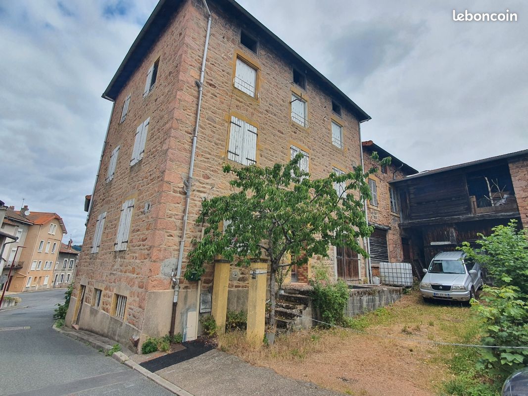 Maison 8 pièces 150 m² · à Cours · 150 m² · 66 900 €