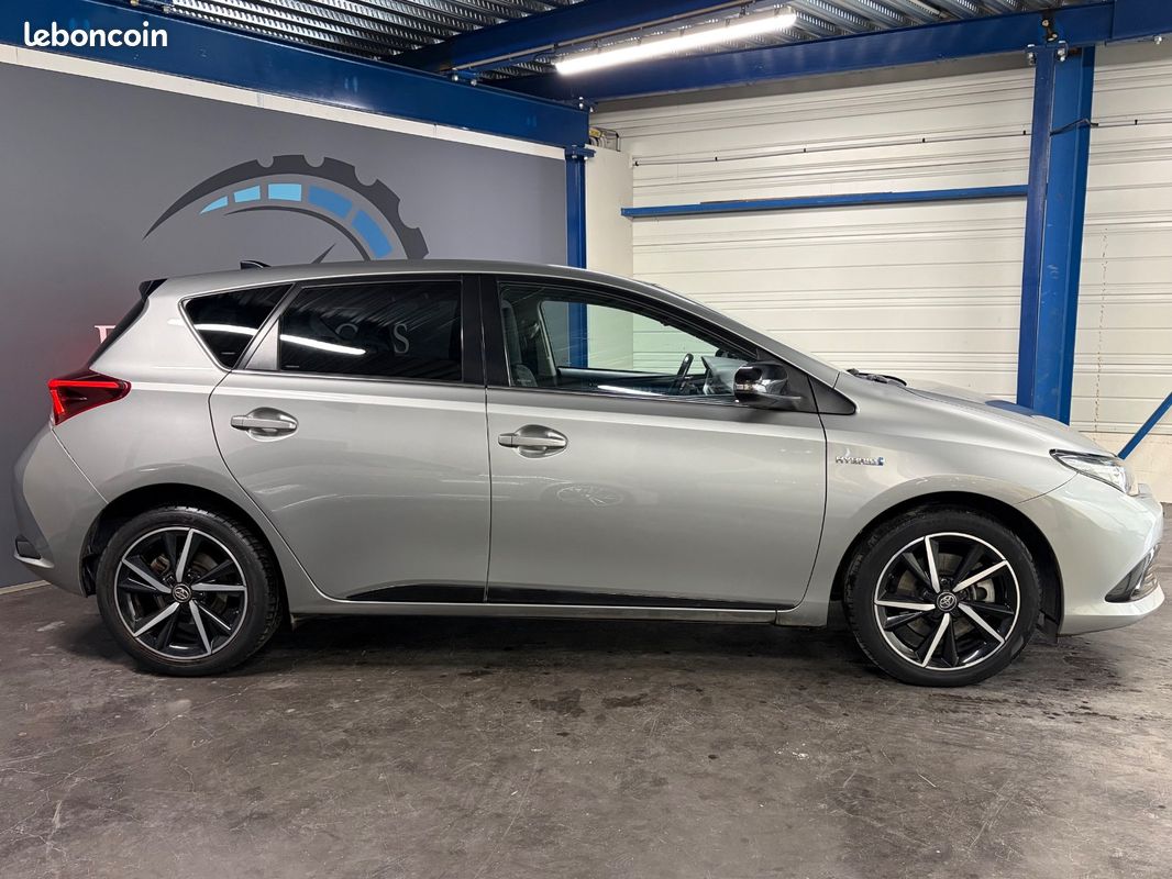 Toyota AURIS 1.8 HYBRID 136ch collection CAMERA DE RECUL - GPS - BLUETOOTH (image 26)