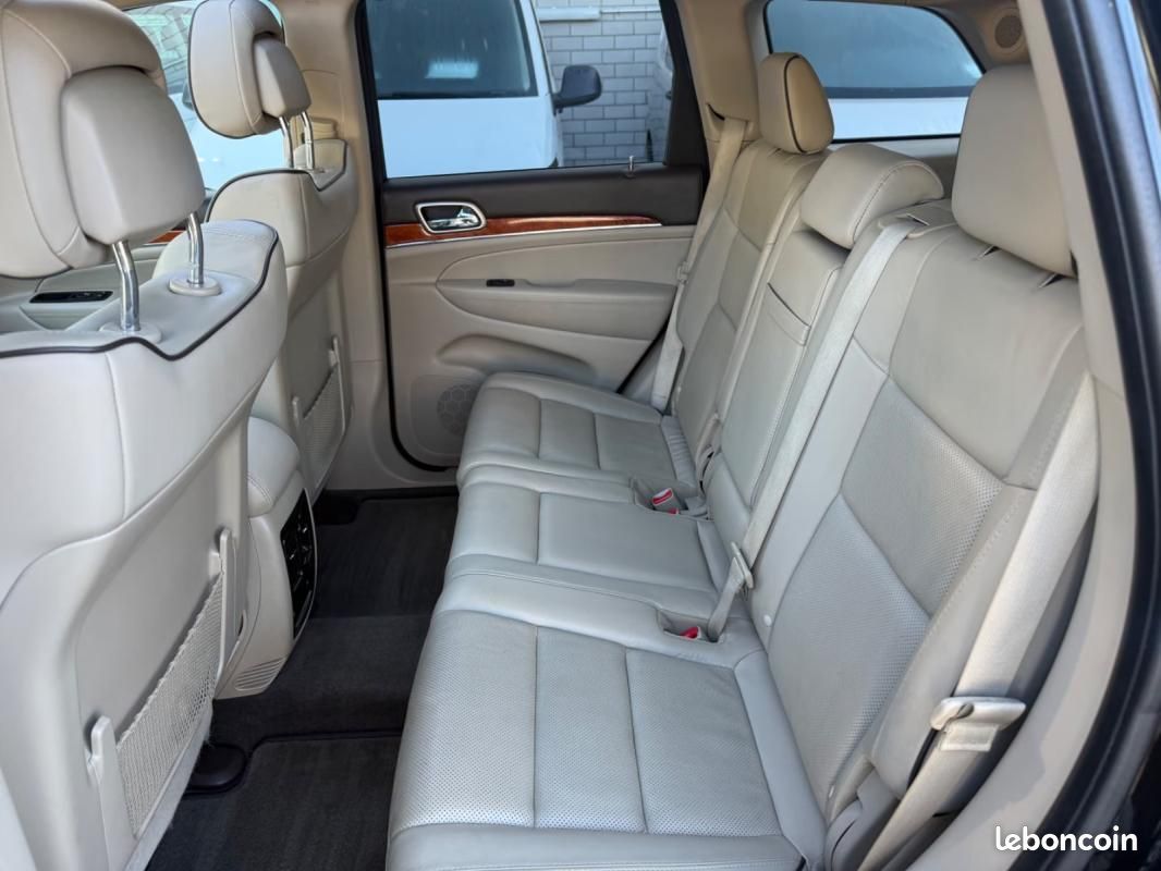 Jeep Grand Cherokee 3.0 CRD Overland | 241 ch BVA Toit panoramique Régulateur adaptatif Hayon éle... (image 18)