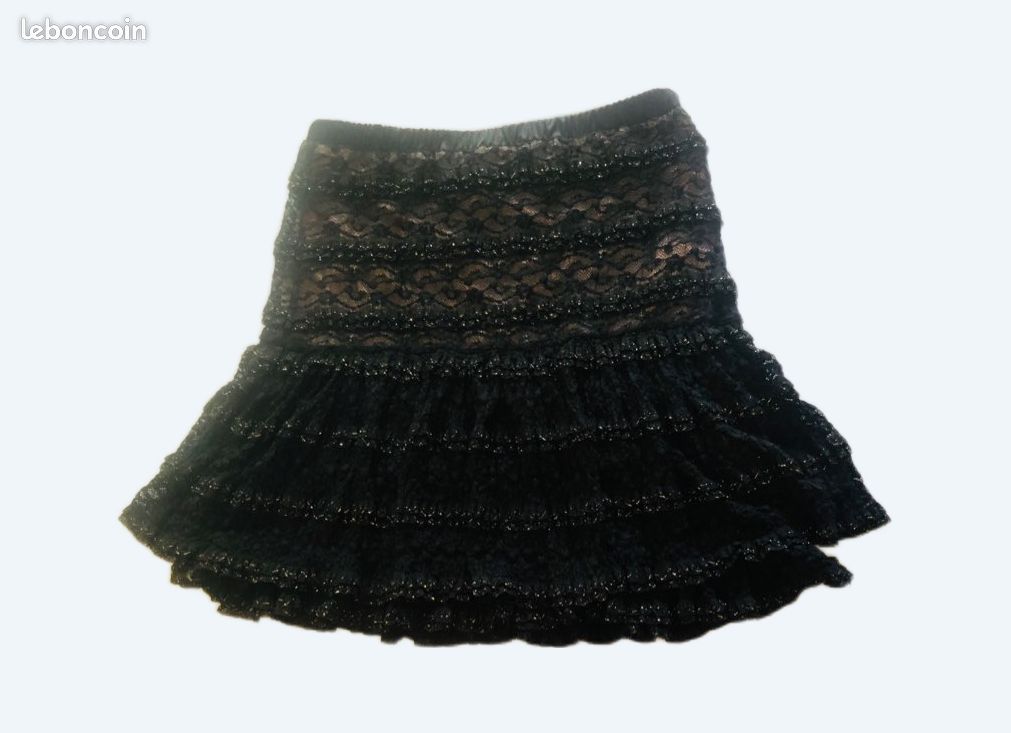 Jupe courte neuve très sympa pour soirées d'été, à dentelles avec