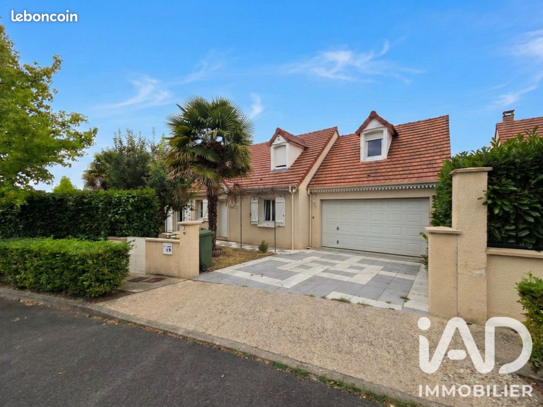 Maison 6 pièces 121 m² · à Ballancourt-sur-Essonne · 121 m² · 379 000 €