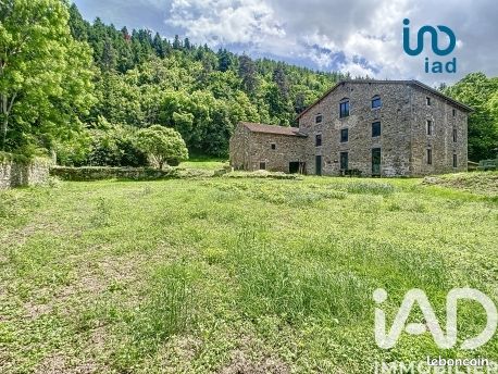 Maison 4 pièces 487 m² · à Bourg-Argental · 487 m² · 417 000 €