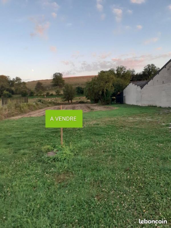Terrain a bâtir · à Thin-le-Moutier · 25 000 €