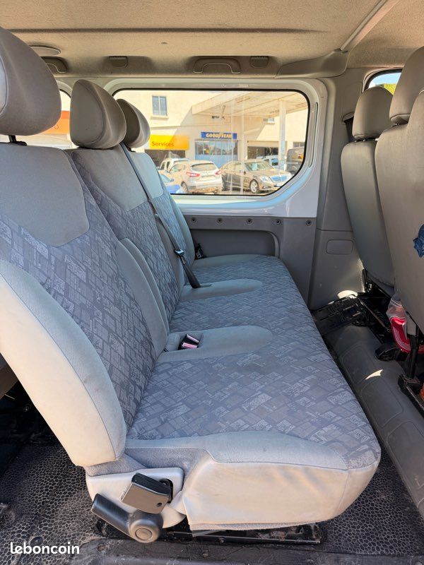Opel Vivaro 1.9 DCI 82 cv 9 places 1ere Main (image 7)