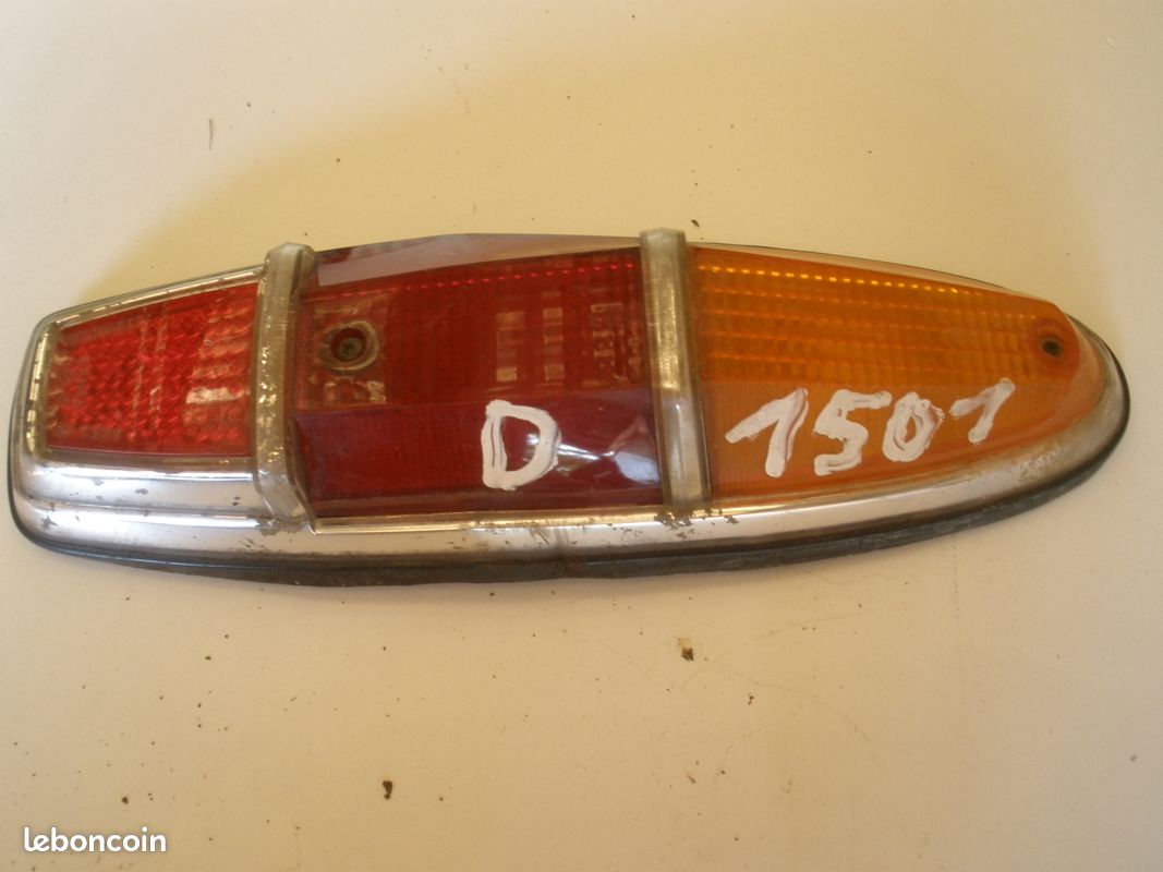 Feu AR droit SIMCA 1501 (image 1)