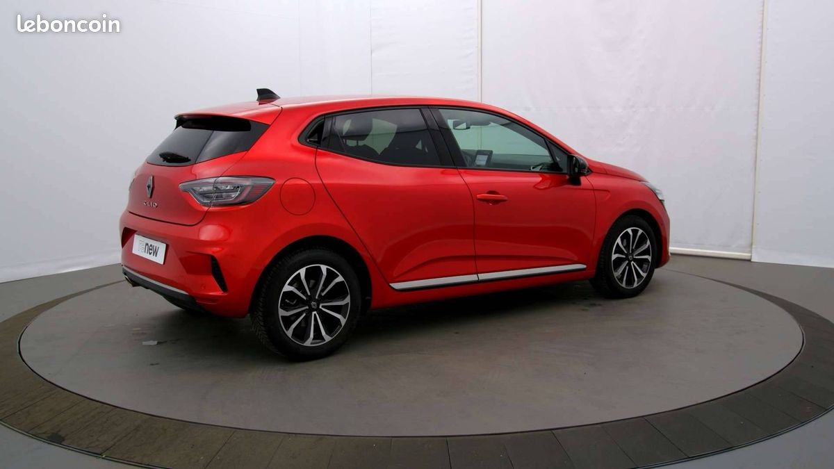 Renault clio tce 90 ch gsr2 techno (image 10)