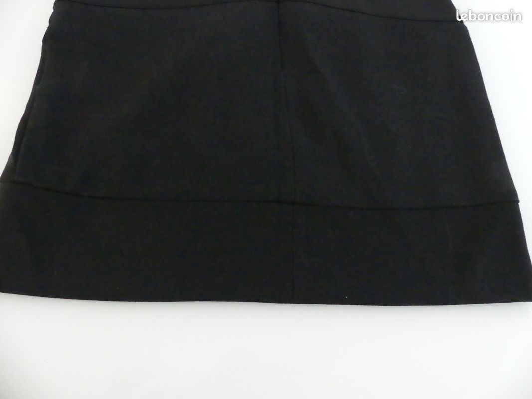 Jupe courte noire T 36 marque vero moda (image 5)