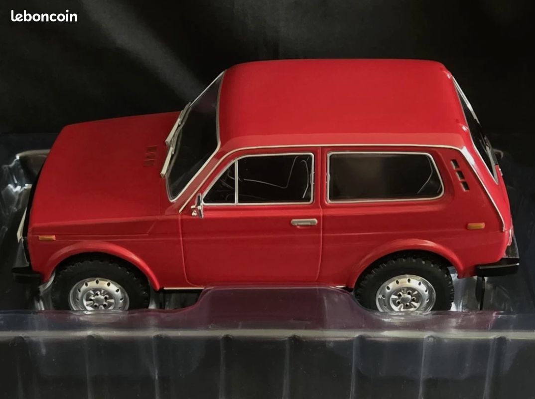 Modèle réduit Lada Niva, Bleu , 1976 1/18 | Mcg