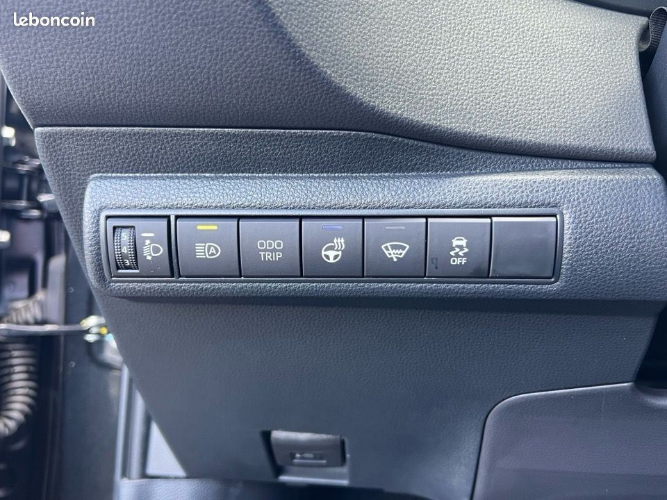 Toyota COROLLA TOURING SPT 1.8 140CH DESIGN MY26 (image 18)