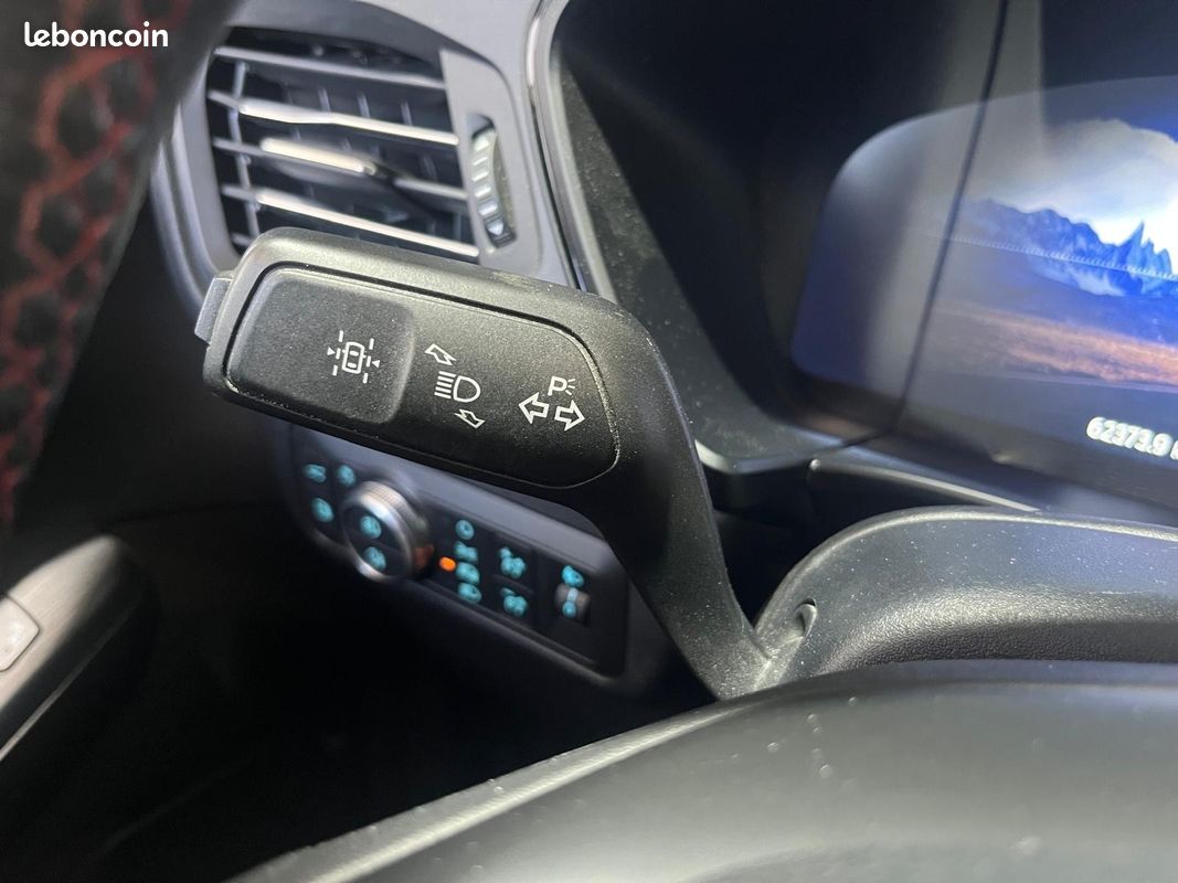 FORD KUGA 2.5 Duratec 225 ch PHEV e-CVT ST-Line CAMERA DE RECUL - DETECTEUR D'ANGLE MORT - REGULATEUR ADDAPTAT (image 23)