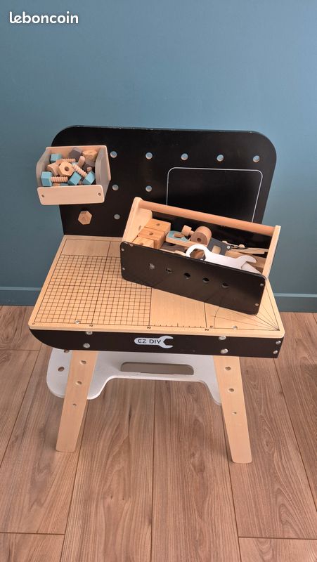 Établi en bois Vertbaudet et sa caisse à outils (image 1)