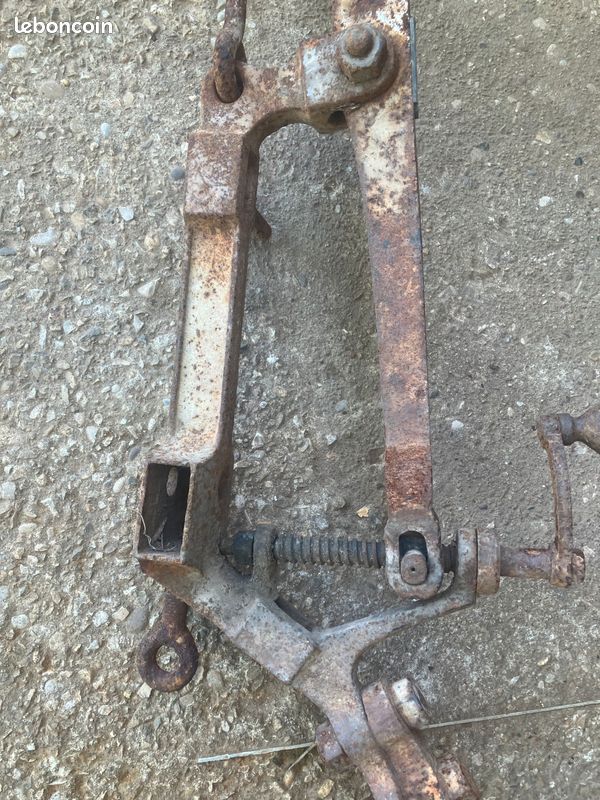 Charrue porte outils réglable en l’état (image 2)