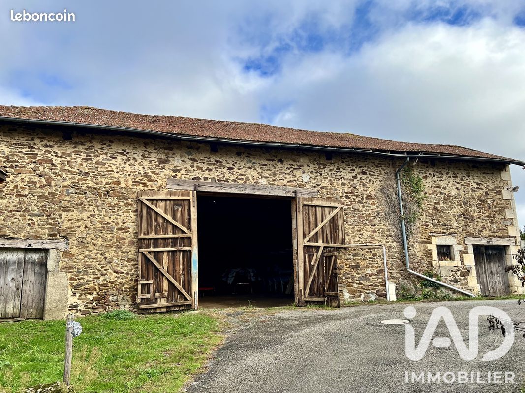 Maison 1 pièce 176 m² · à Chaillac-sur-Vienne · 176 m² · 38 000 €