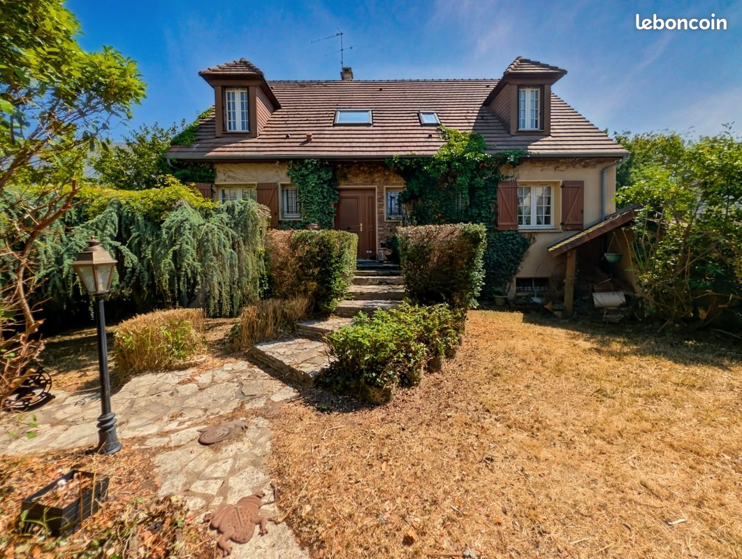 Maison 7 pièces 180 m² · à Saint-Cyr-l'École · 180 m² · 830 000 €