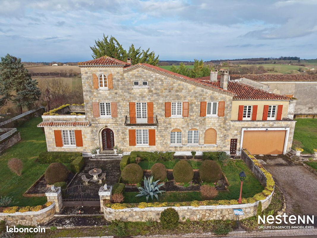 Maison 10 pièces 313 m² · à Castelnau-sur-l'Auvignon · 313 m² · 335 000 €