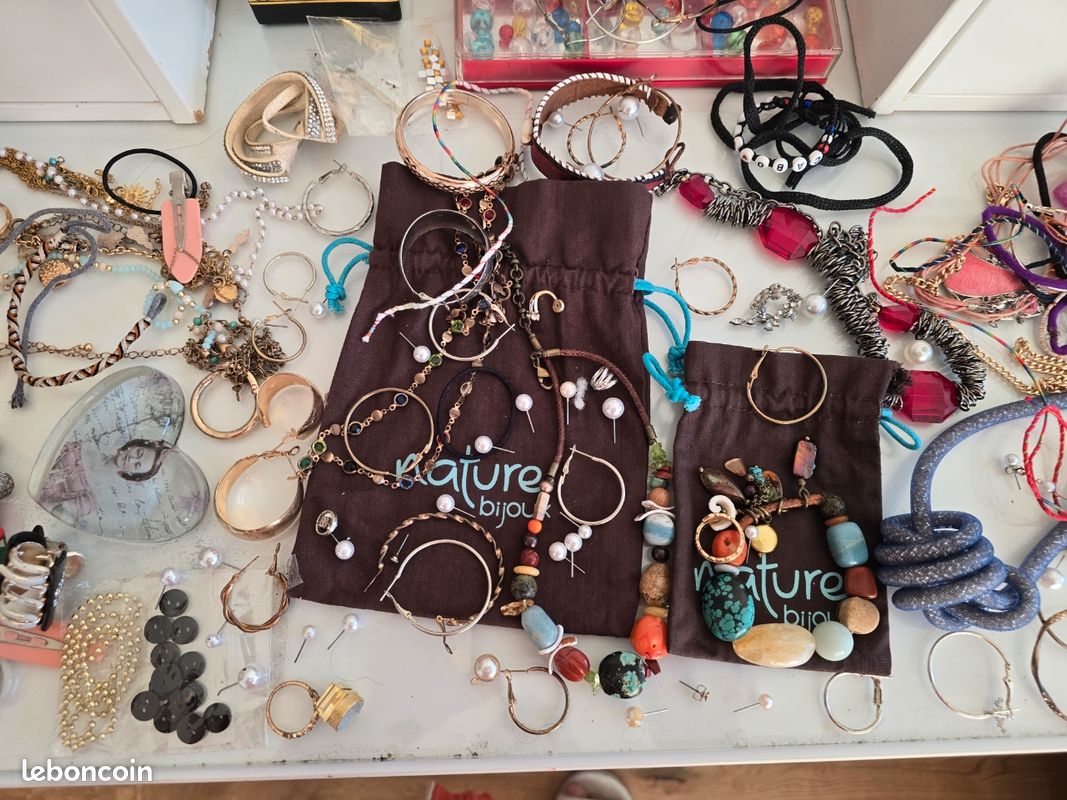 Lot De Bijoux Fantaisie - Colliers, Bracelets, Boucles D'oreilles - Occasion - Parfait Pour Customiser Ou Compléter
