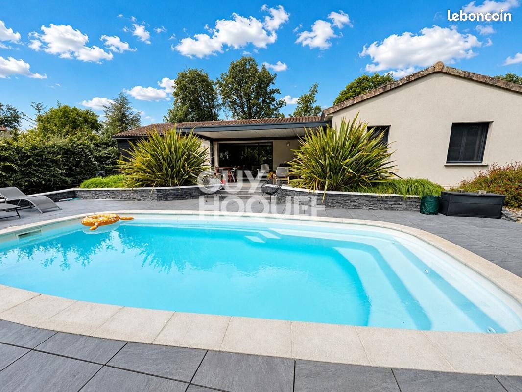 Maison 7 pièces 158 m² · à Béruges · 158 m² · 363 000 €
