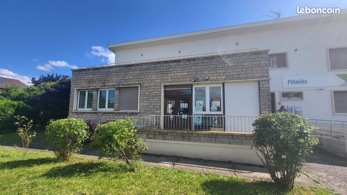 Local commercial 8 pièces 222 m² · à Sainte-Marie-aux-Chênes · 222 m² · 235 000 €