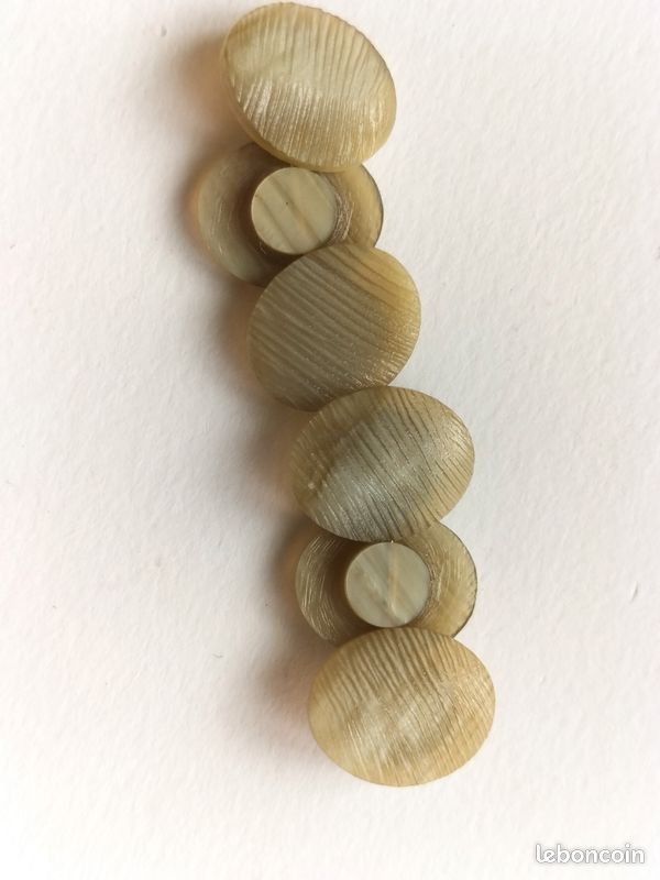 Lot De 15 Petits Boutons Vintage Marron Lumineux Ovale 1,3/1,5 Cm - Ref 2703 - Occasion France