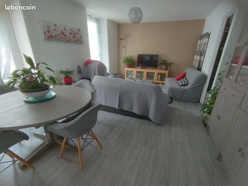 Appartement 3 pièces 90 m² · à Yssingeaux · 90 m² · 570 €/mois