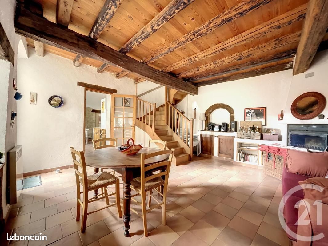 Maison 8 pièces 164 m² · à Connaux · 164 m² · 239 000 €