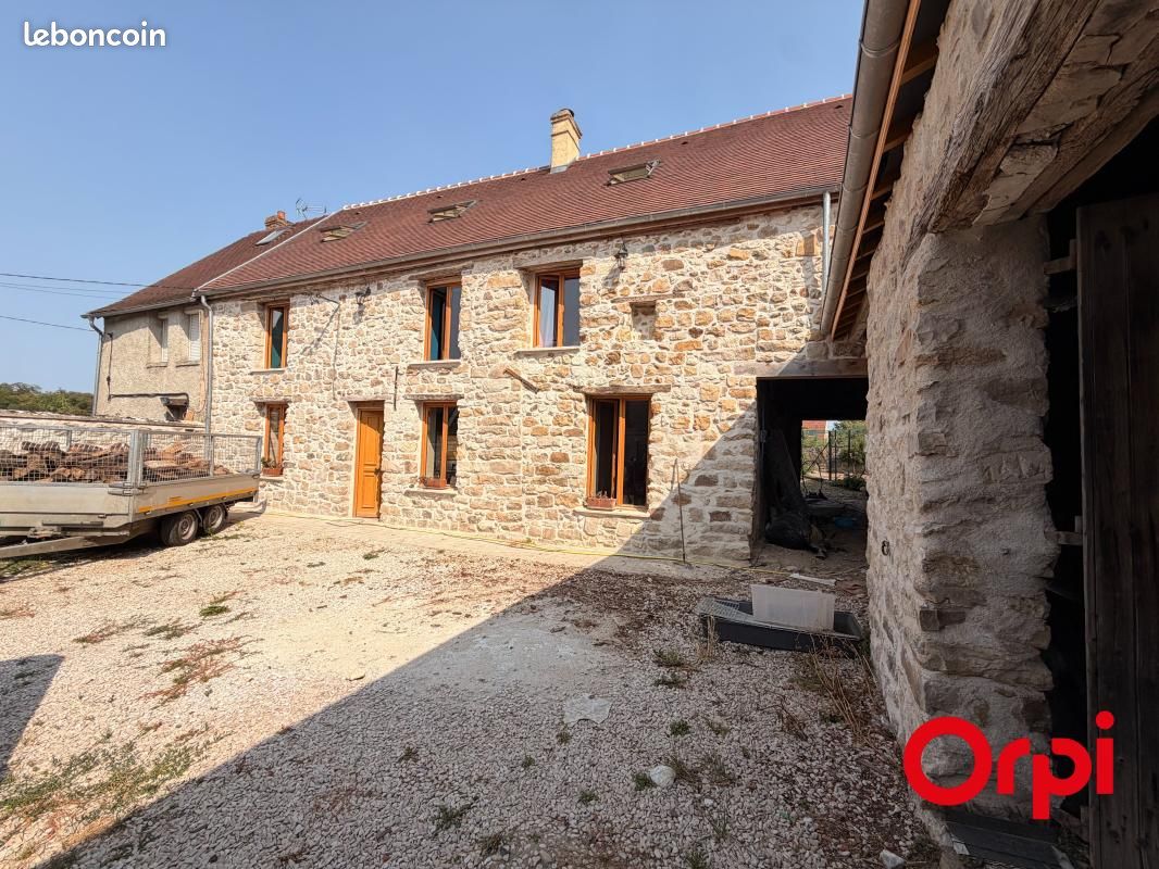 Maison 5 pièces 176 m² · à Grand-Rozoy · 176 m² · 169 900 €
