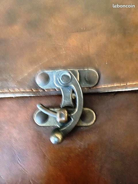 Ancien Cartable Sacoche En Cuir épais Marron - Occasion Très Bon état, Style Bandoulière Homme