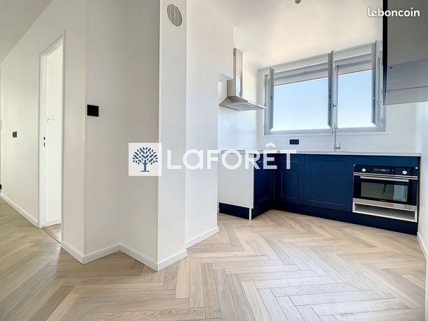 https://img.leboncoin.fr/api/v1/lbcpb1/images/d0/56/f5/d056f5335da96c120b795ca5f94a82b5defe20b3.jpg?rule=ad-image