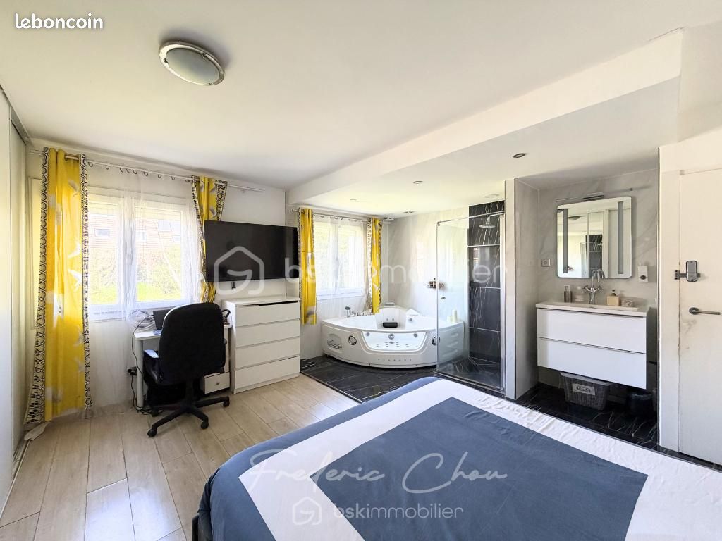 Maison 6 pièces 113 m² · à Verneuil-l'Étang · 113 m² · 385 000 €