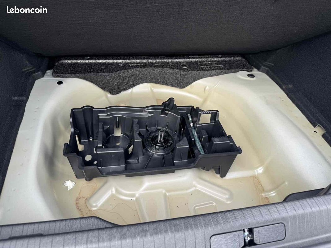 Citroen C4 1.2 HYBRIDE 145CH S&S BUSINESS AUTOMATIQUE (image 23)