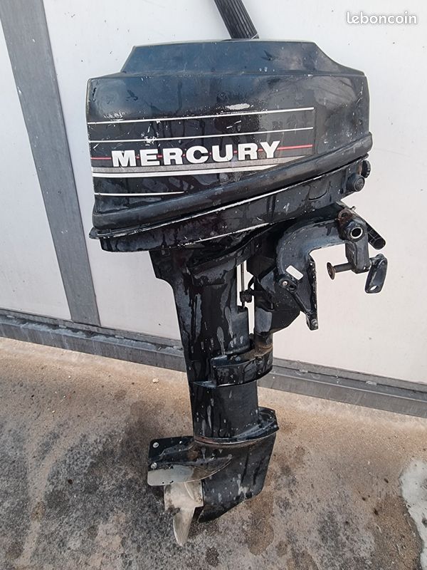 Bateau mercury 9.9 (image 1)