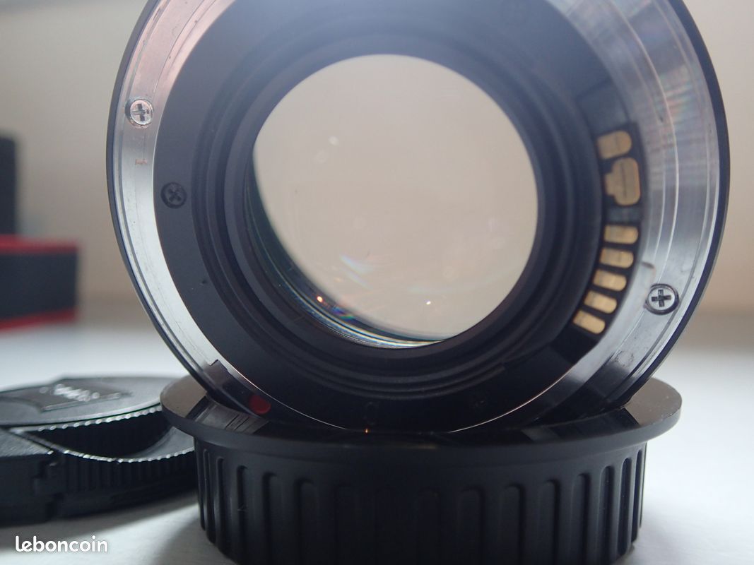 ZEISS Milvus 85mm f/1.4 ZE - Monture Canon EF d'occasion