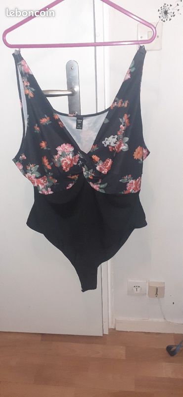 Maillot 1 pièce neuf torsadé 4XL taille 48 (image 1)