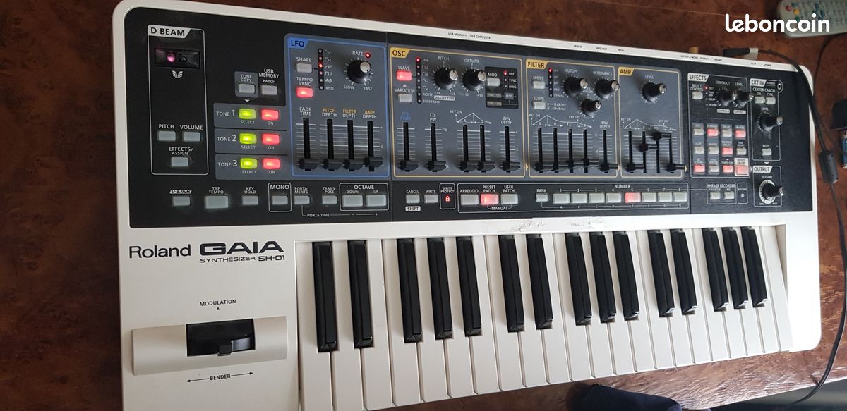 Synth Roland Gaia SH 01 (image 1)