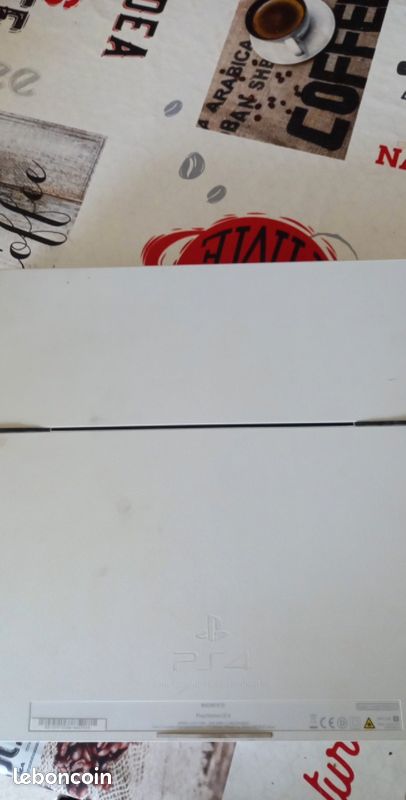 Vend ps4 sans câble hdmi ni manette (image 3)