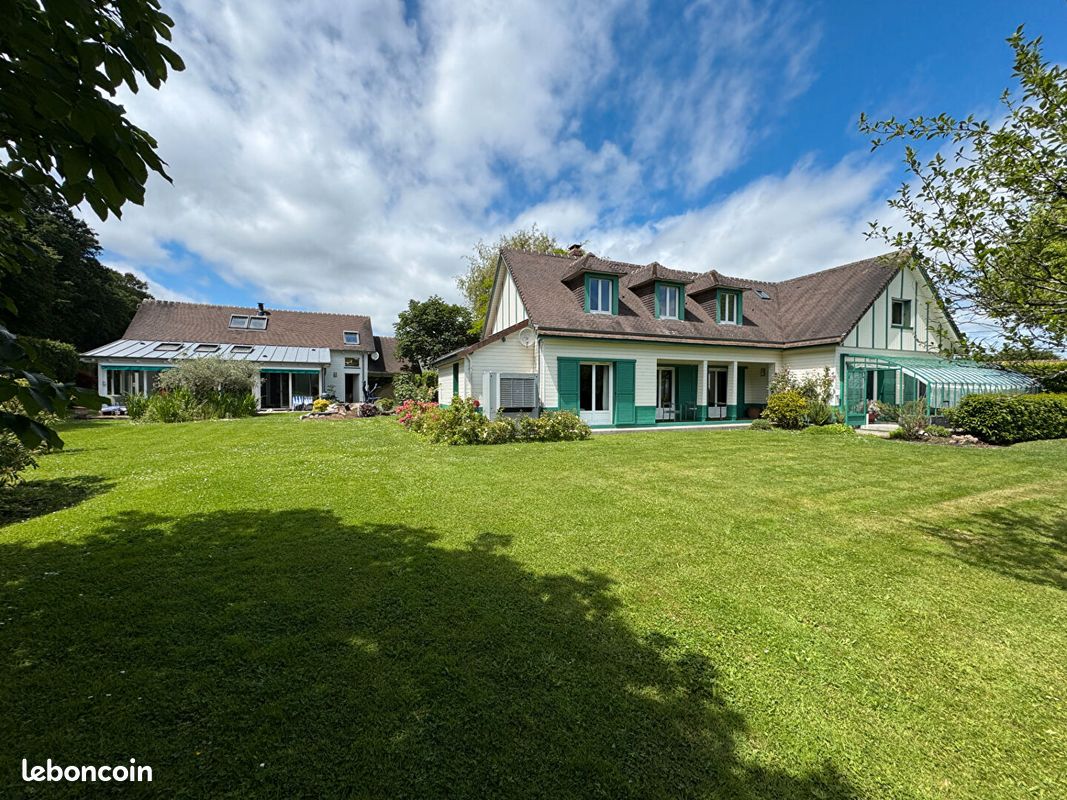 Maison 10 pièces 326 m² · à Grosrouvre · 326 m² · 1 190 000 €
