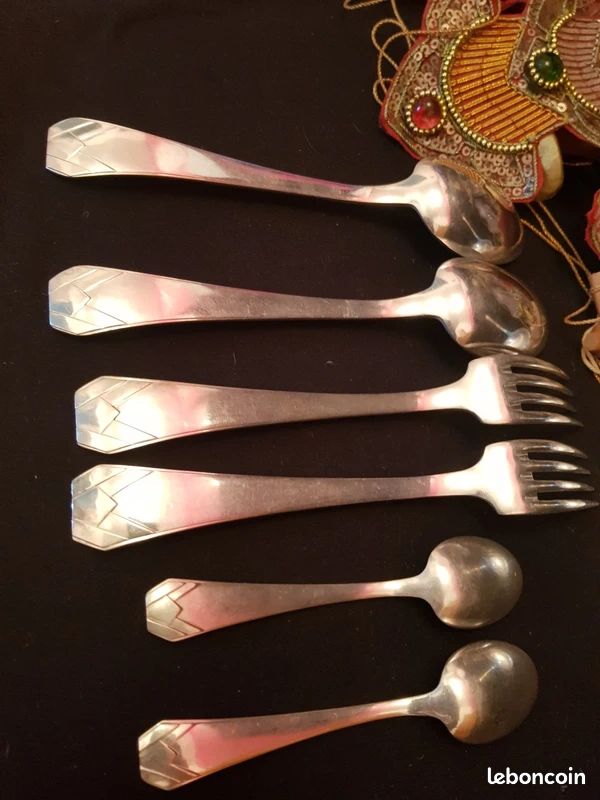 MENAGERE 37 COUVERTS ANCIENS EN METAL ARGENTE  ORFEVRERIE CODHOR