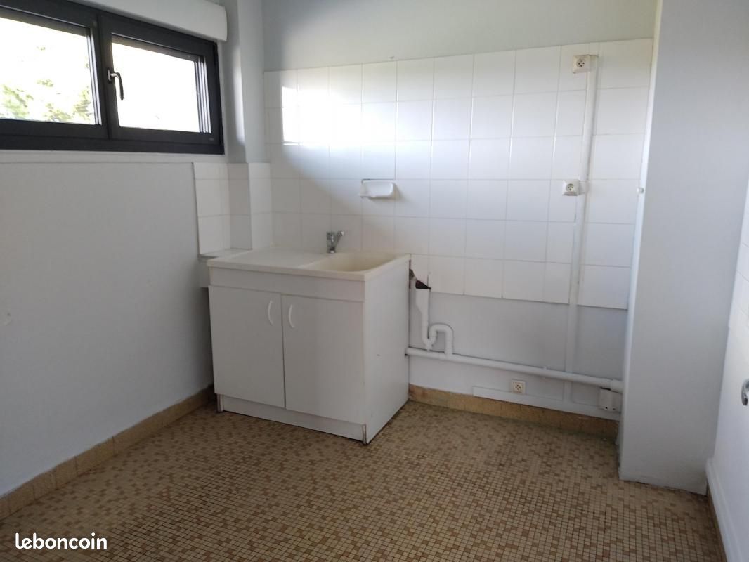 Appartement 3 pièces 52 m² - Uzerche 19140 (image principale 5)