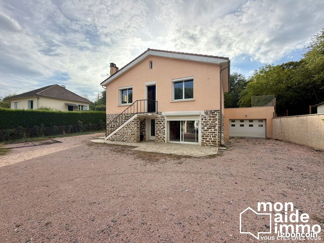 Maison 6 pièces 140 m² · à La Coquille · 140 m² · 120 000 €
