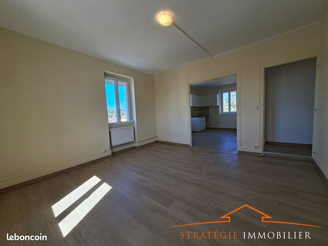 Appartement 4 pièces 82 m² · à Saint-Gengoux-le-National · 82 m² · 810 €/mois