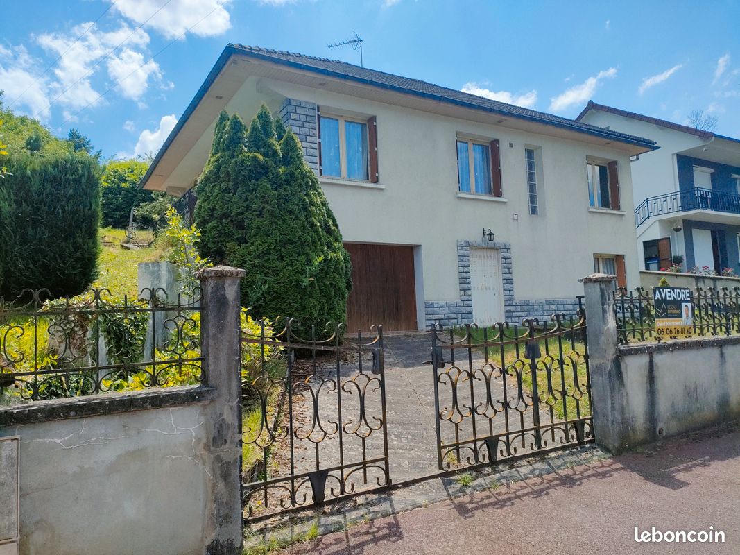 Maison 5 pièces 113 m² · à Saint-Éloy-les-Mines · 113 m² · 79 900 €