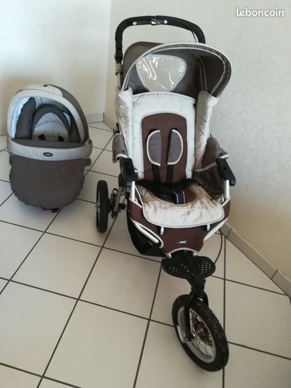 Poussette avec nacelle (image 1)