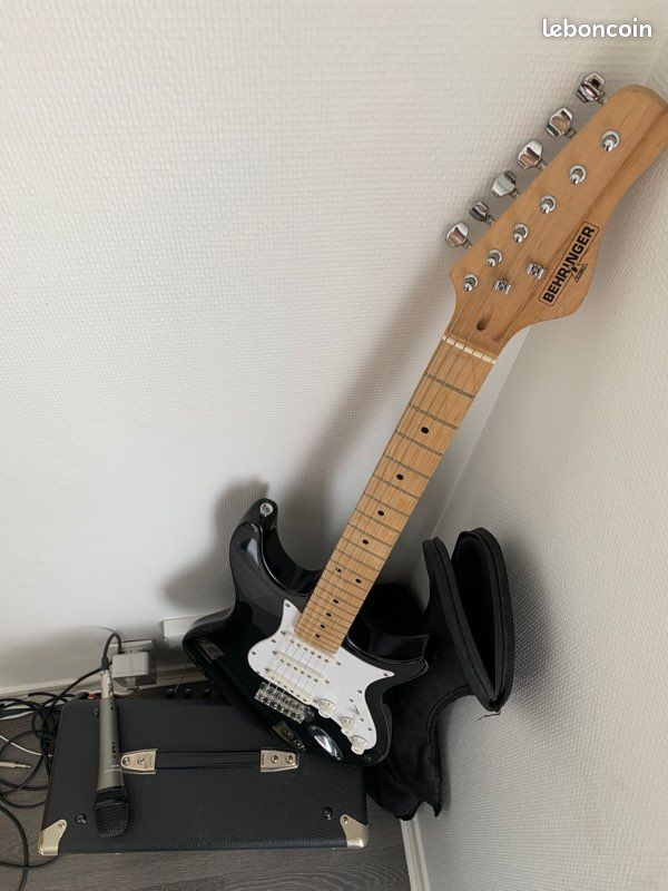 Ampli + Guitare + micro + accessoires (image 4)