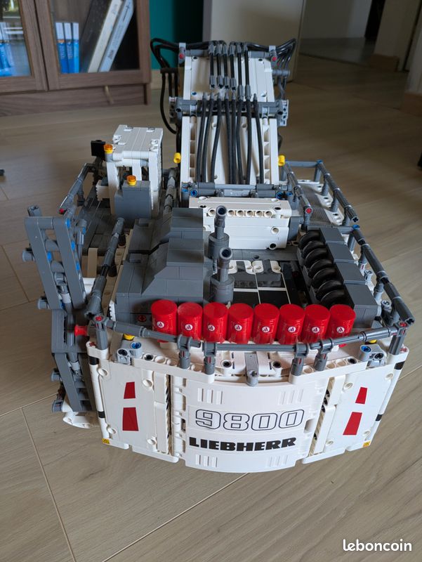 Lego Technic Control+ Liebherr R 9800 LEGO Liebherr R 9800
