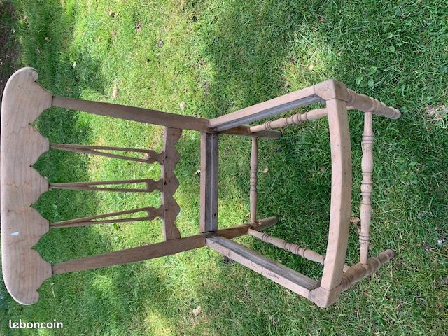 Chaise provençale sans fond (image 1)