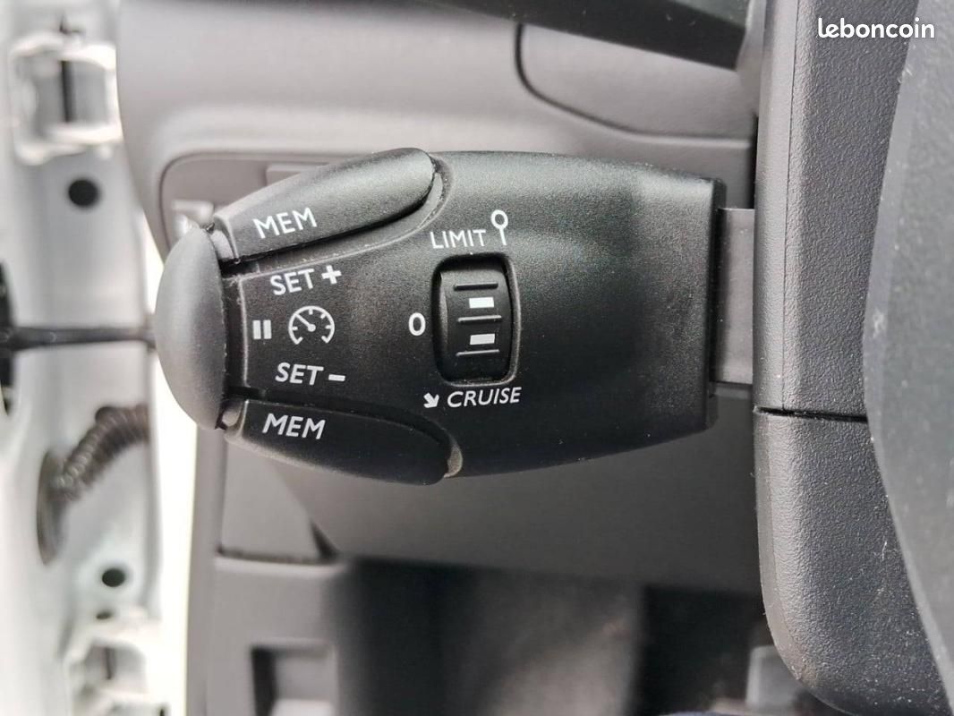 Citroën C3 PureTech 83 ch BVM5 - You (image 19)